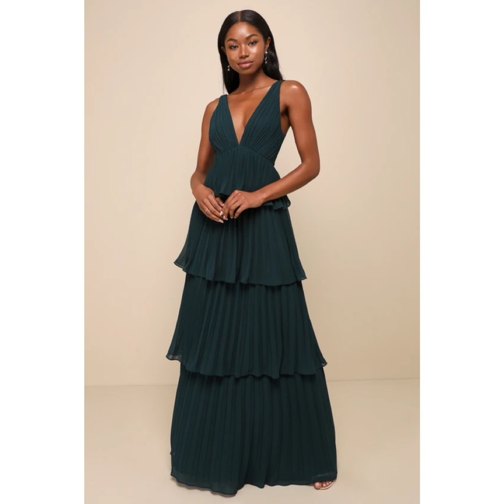 Lulu’s Mesmerizing Essence Emerald Pleated Backless Tiered Maxi Dress